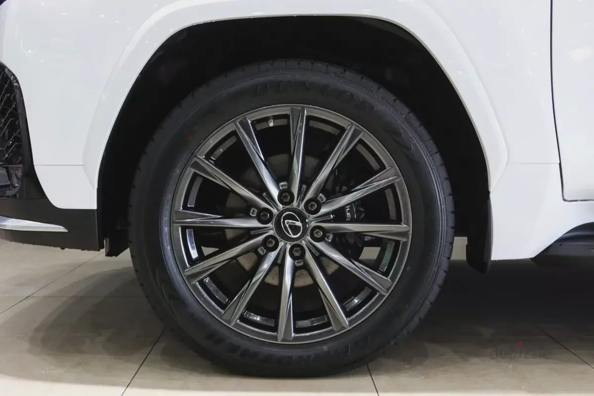 Lexus LX 600 F Sport 2023 | GCC Specs | 0km l AlFuttaim Warranty-5-5