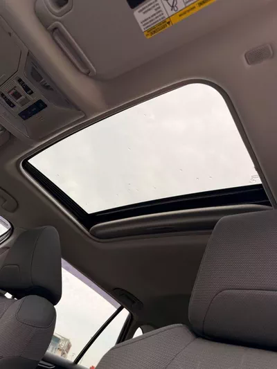Toyota RAV4 XLE 2.5L  4X4 Sunroof, push start full option-9