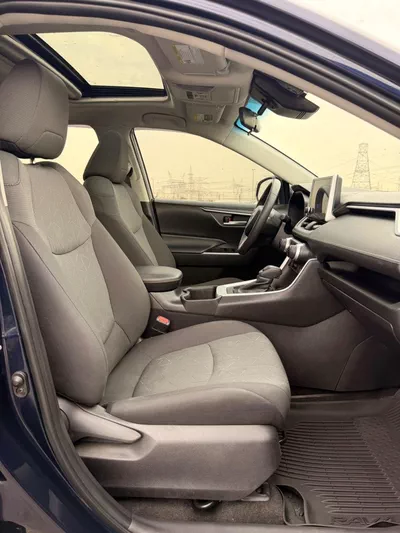 Toyota RAV4 XLE 2.5L  4X4 Sunroof, push start full option-13