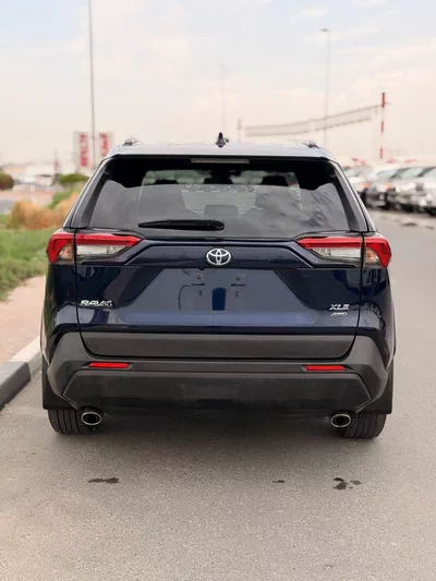 Toyota RAV4 XLE 2.5L  4X4 Sunroof, push start full option-3
