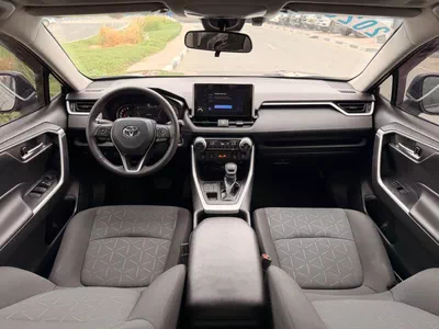 Toyota RAV4 XLE 2.5L  4X4 Sunroof, push start full option-4