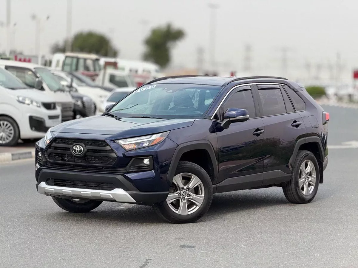 Toyota RAV4 XLE 2.5L  4X4 Sunroof, push start full option-11-0
