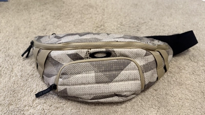 Oakley Enduro Belt Bag-6