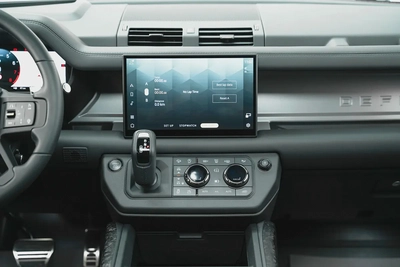 2025 LAND ROVER DEFENDER OCTA EDITION ONE-9
