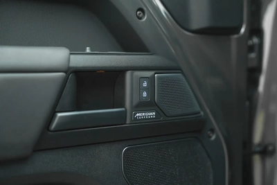 2025 LAND ROVER DEFENDER OCTA EDITION ONE-18