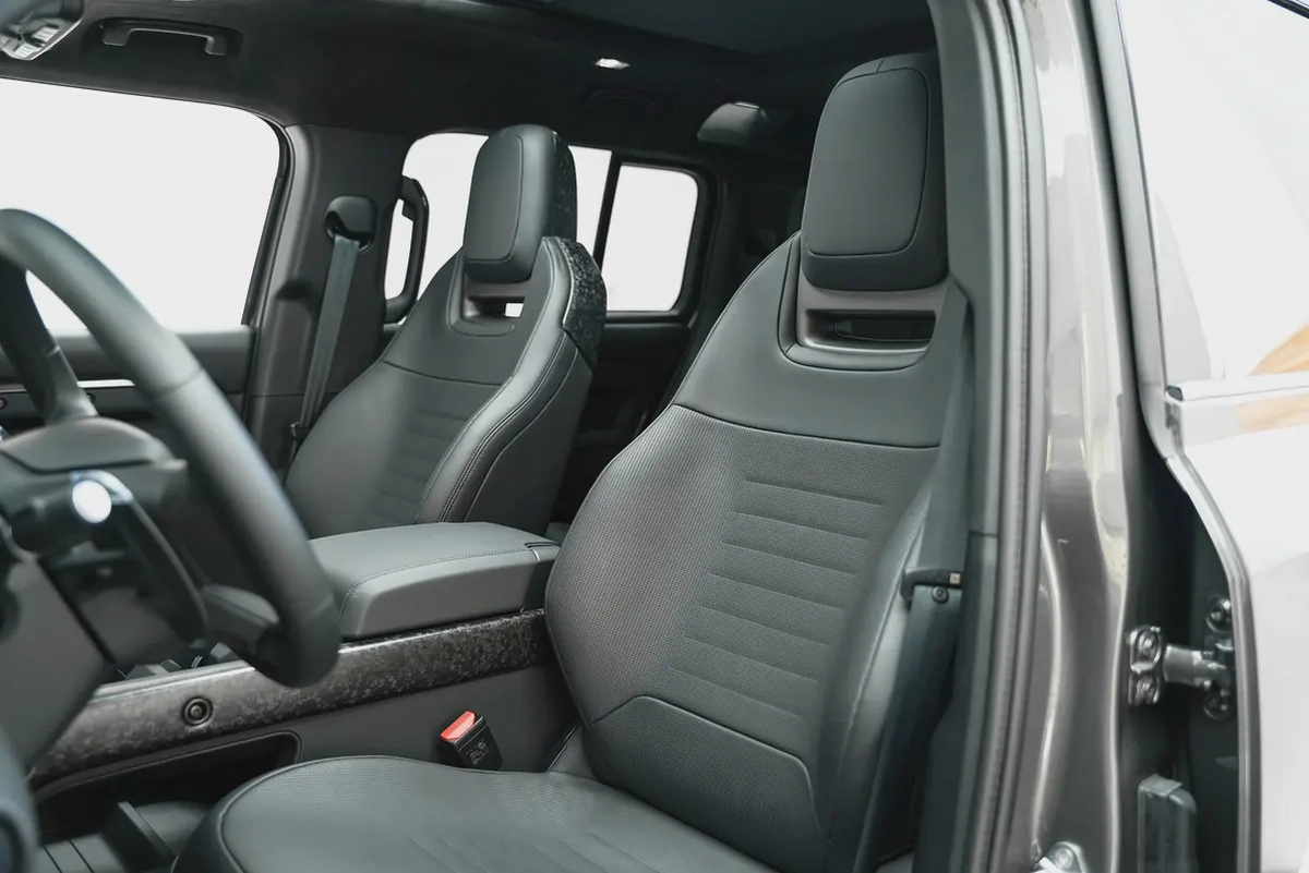 2025 LAND ROVER DEFENDER OCTA EDITION ONE-13-13