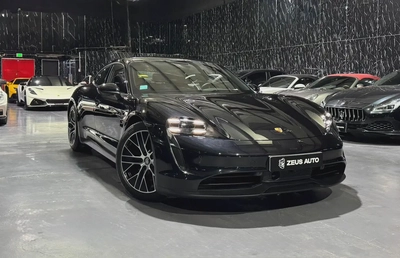Exclusive Offer | GCC | Very Low Mileage | Warranty 2027 | Al Naboodah Full Service History-2