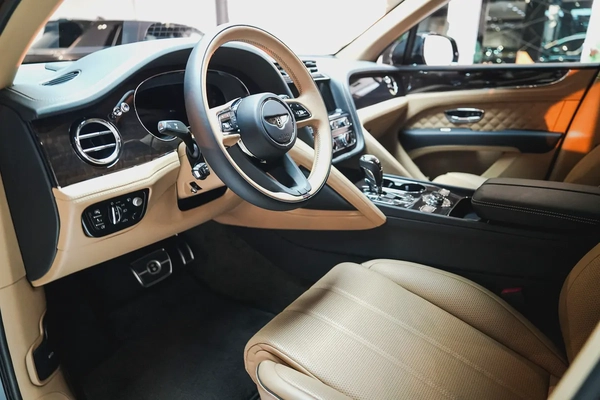 BENTLEY BENTAYGA - ORIGINAL MANSORY | 2022 | BRAND NEW | WARRANTY N SERVICE AVAILABLE