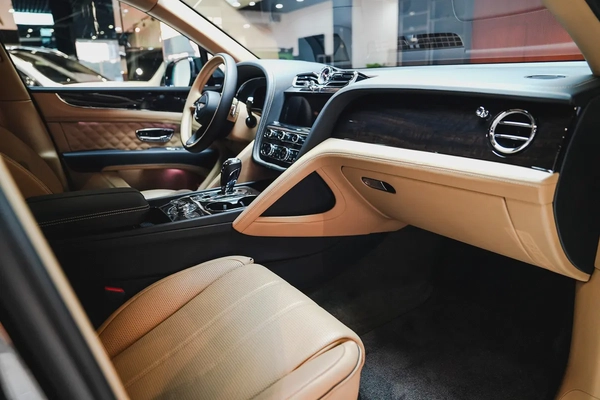 BENTLEY BENTAYGA - ORIGINAL MANSORY | 2022 | BRAND NEW | WARRANTY N SERVICE AVAILABLE