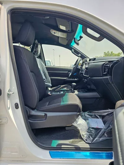Toyota Hilux ADVENTURE SR5 ADVENTURE || 4.0L PETROL V6 A/T | BULLBAR | 360*CAMERA | WIRELESS CHARGER | BLIND SPOT (CODE # H-15