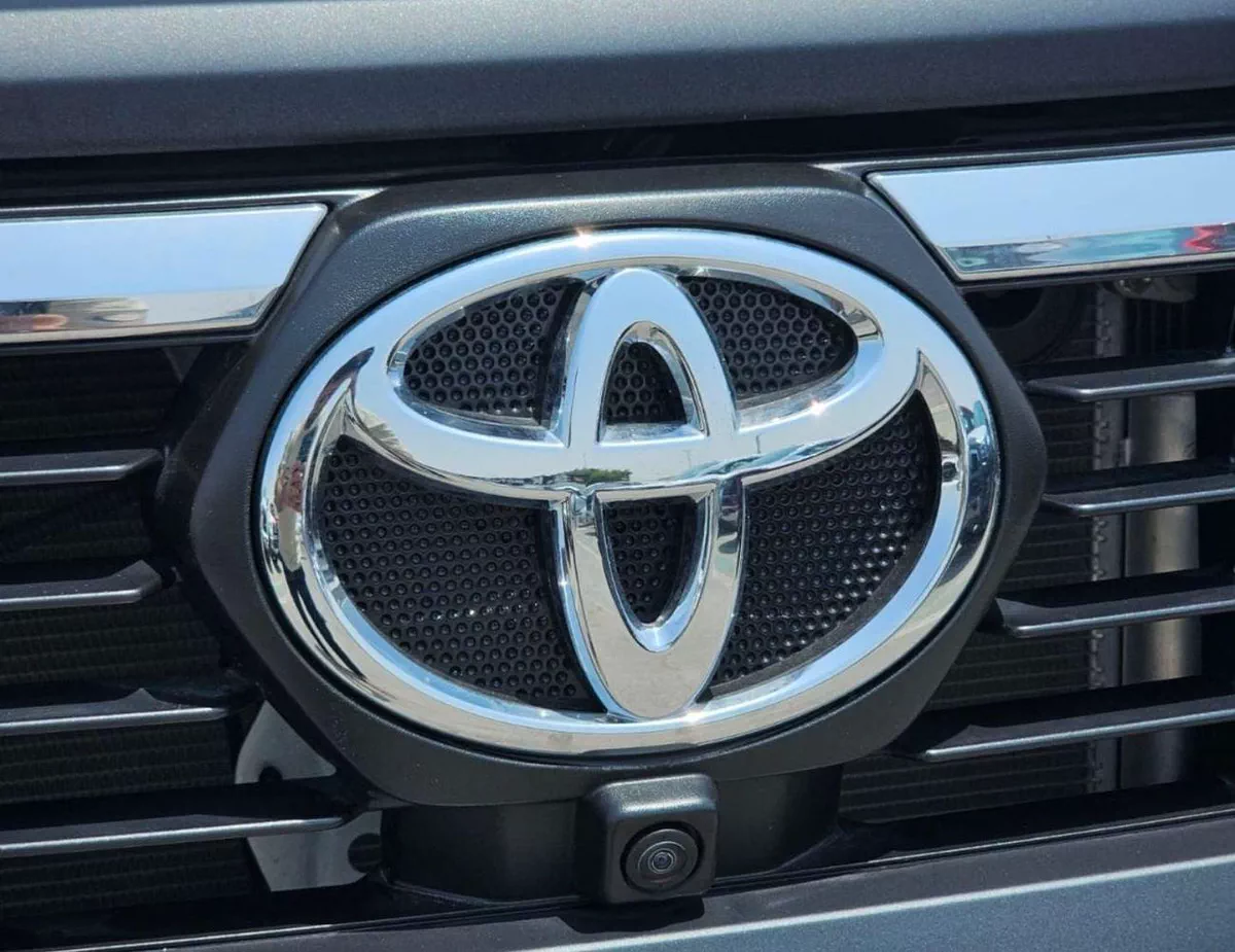 Toyota Hilux ADVENTURE SR5 ADVENTURE || 4.0L PETROL V6 A/T | BULLBAR | 360*CAMERA | WIRELESS CHARGER | BLIND SPOT (CODE # H-9-0