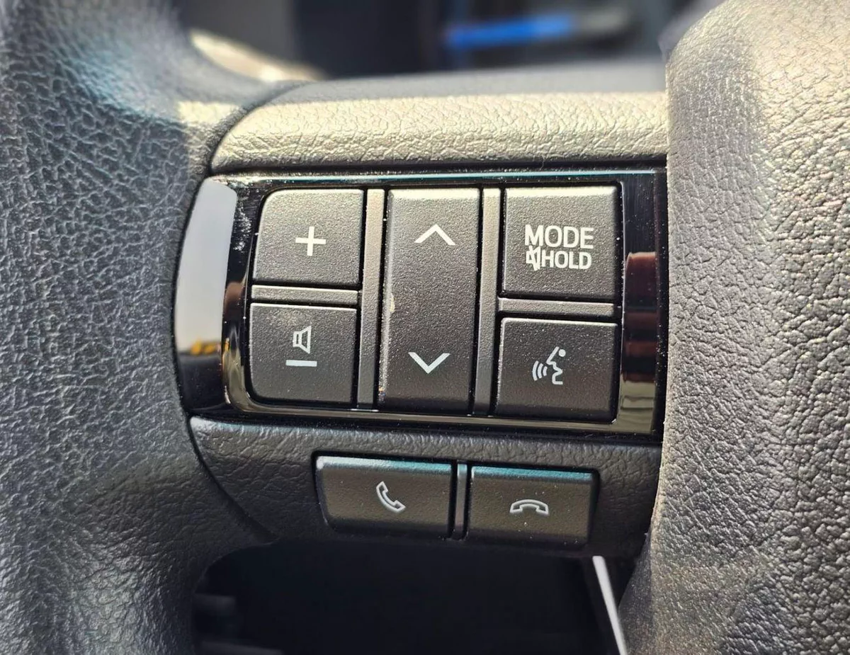Toyota Hilux ADVENTURE SR5 ADVENTURE || 4.0L PETROL V6 A/T | BULLBAR | 360*CAMERA | WIRELESS CHARGER | BLIND SPOT (CODE # H-23-0