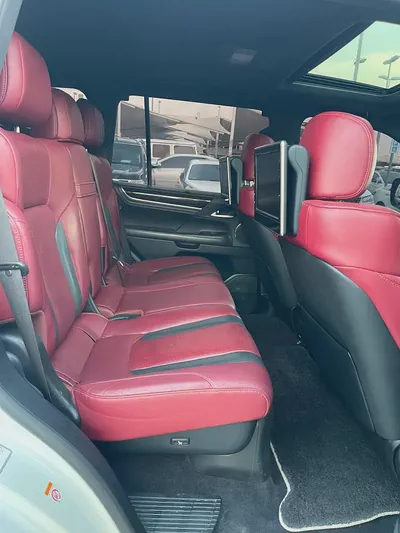 لكذس Lexus LX 570 Signature 2018 | GCC Specs | Pristine Condition-14