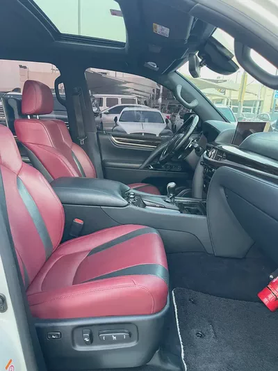 لكذس Lexus LX 570 Signature 2018 | GCC Specs | Pristine Condition-16