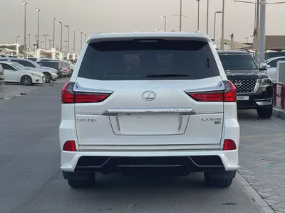 لكذس Lexus LX 570 Signature 2018 | GCC Specs | Pristine Condition-4