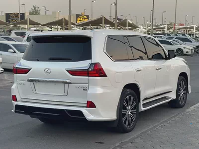 لكذس Lexus LX 570 Signature 2018 | GCC Specs | Pristine Condition-5