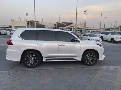لكذس Lexus LX 570 Signature 2018 | GCC Specs | Pristine Condition-6