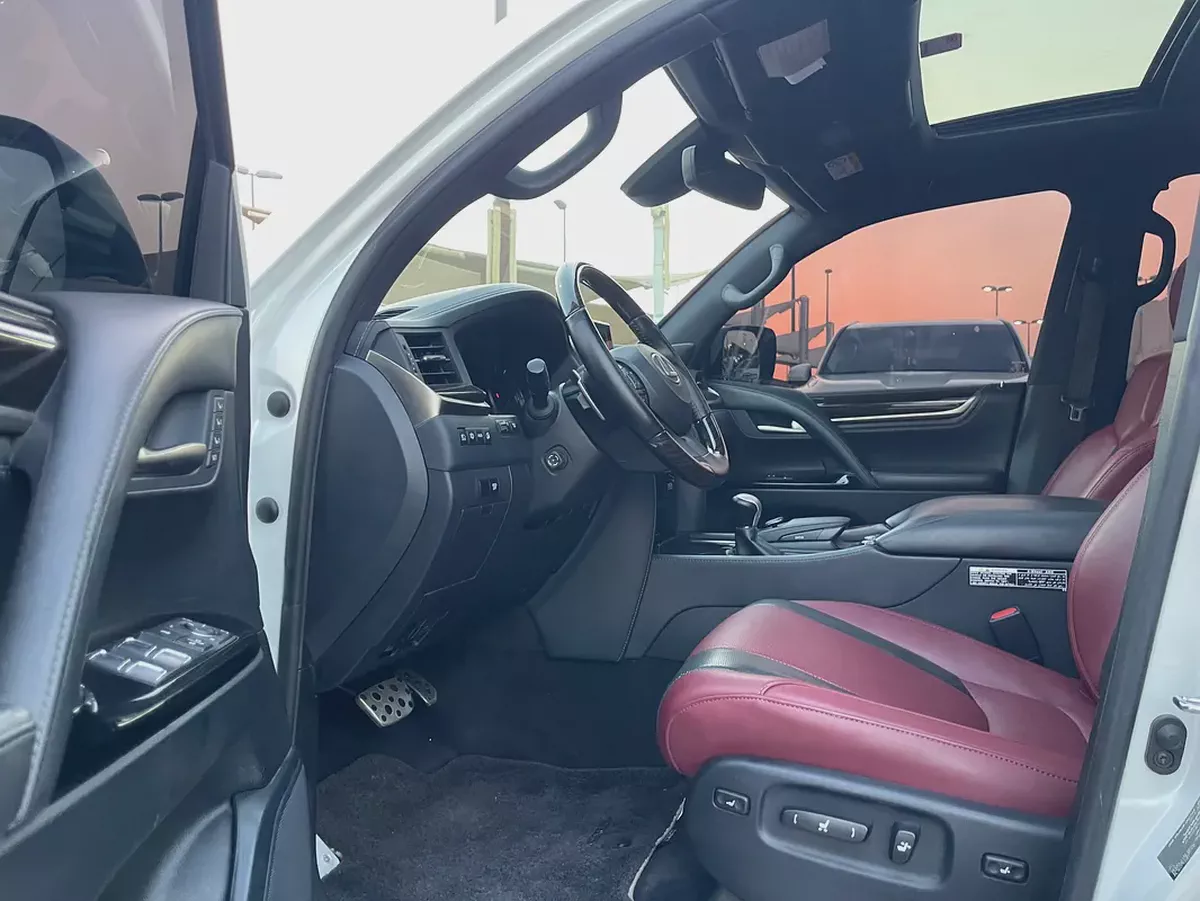 لكذس Lexus LX 570 Signature 2018 | GCC Specs | Pristine Condition-9-9
