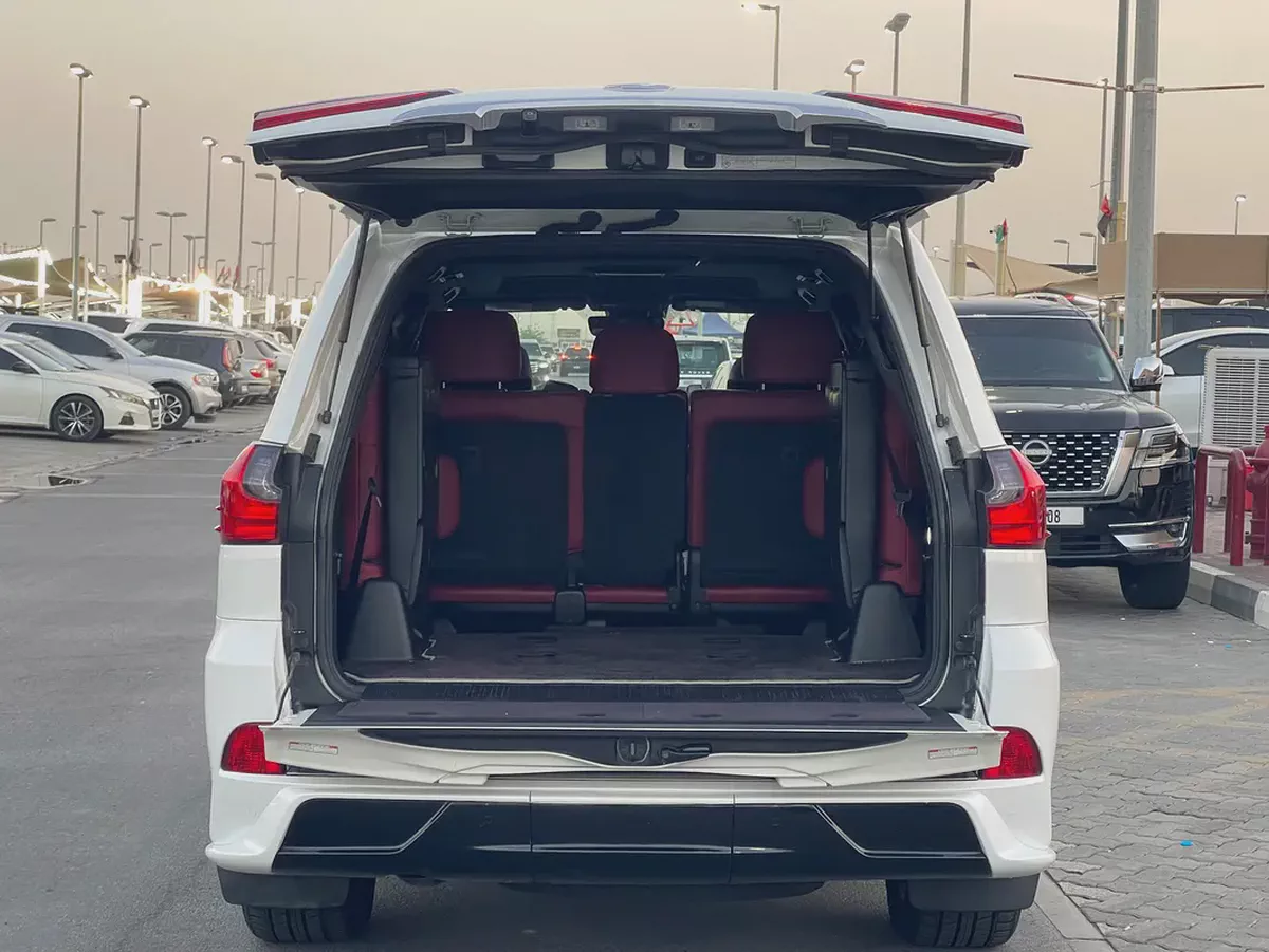 لكذس Lexus LX 570 Signature 2018 | GCC Specs | Pristine Condition-19-19