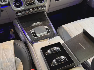 G 63 AMG / 3,600 Km / FULL OPTION / CARBON PACKAGE / 5 YEARS WARRANTY-16
