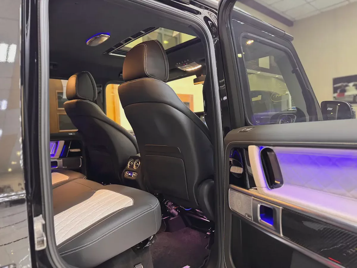 G 63 AMG / 3,600 Km / FULL OPTION / CARBON PACKAGE / 5 YEARS WARRANTY-17-17