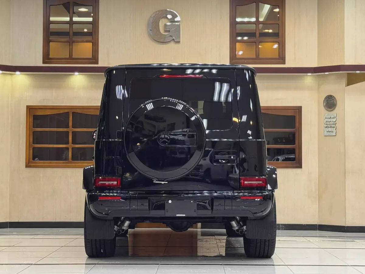 G 63 AMG / 3,600 Km / FULL OPTION / CARBON PACKAGE / 5 YEARS WARRANTY-3-3