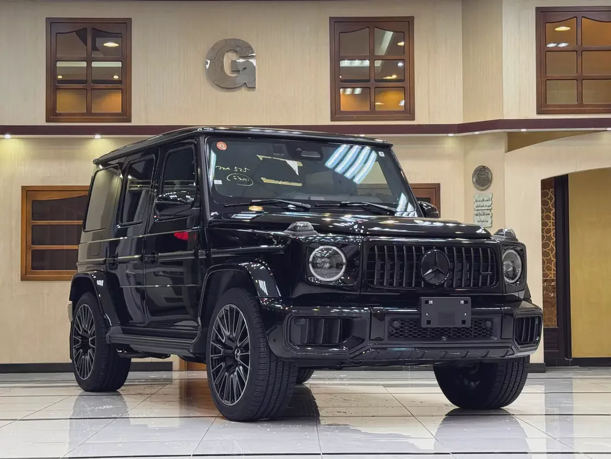 G 63 AMG / 3,600 Km / FULL OPTION / CARBON PACKAGE / 5 YEARS WARRANTY-4-4