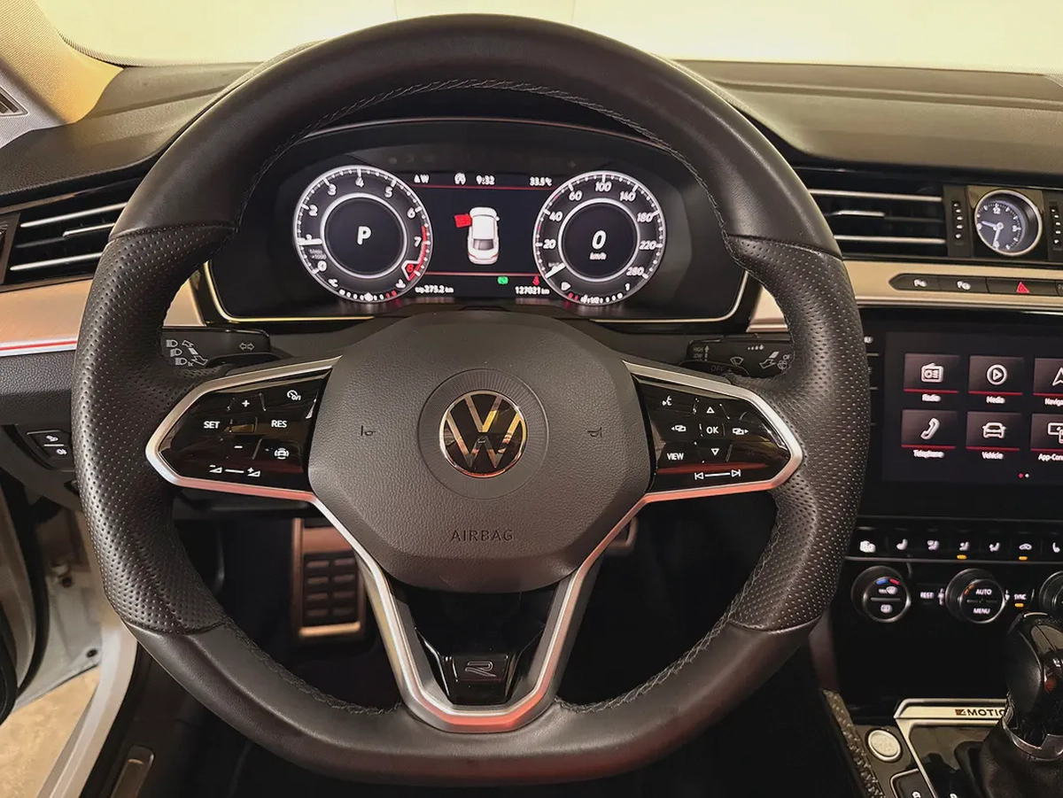 Volkswagen Arteon 2.0TSI Sport 2018 Model GCC Specs With Partial Service History-13-13
