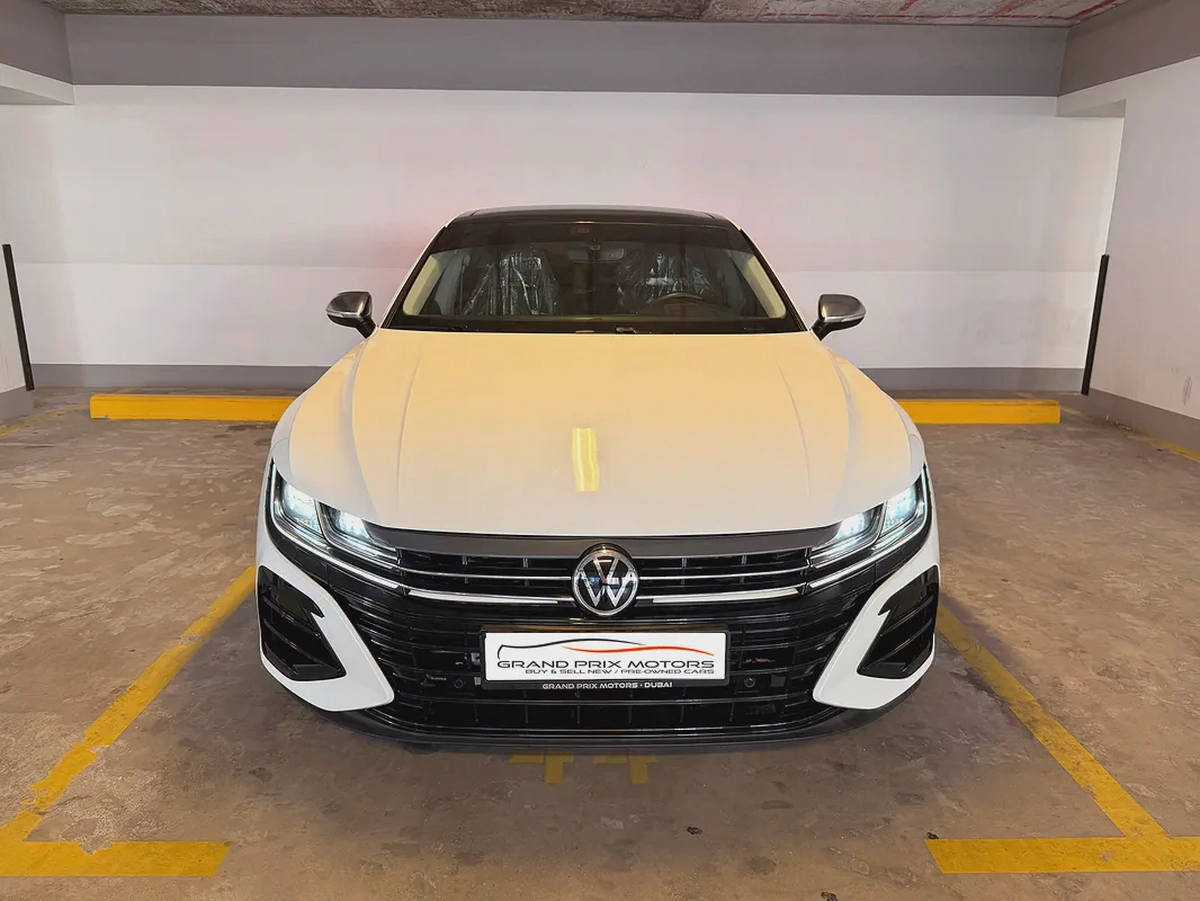 Volkswagen Arteon 2.0TSI Sport 2018 Model GCC Specs With Partial Service History-1-1