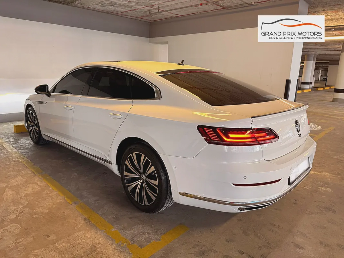 Volkswagen Arteon 2.0TSI Sport 2018 Model GCC Specs With Partial Service History-5-5