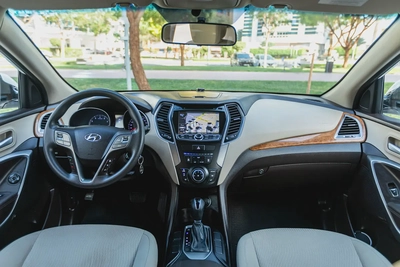Hyundai Santa Fe GL 2016 GCC in Excellent Condition-15