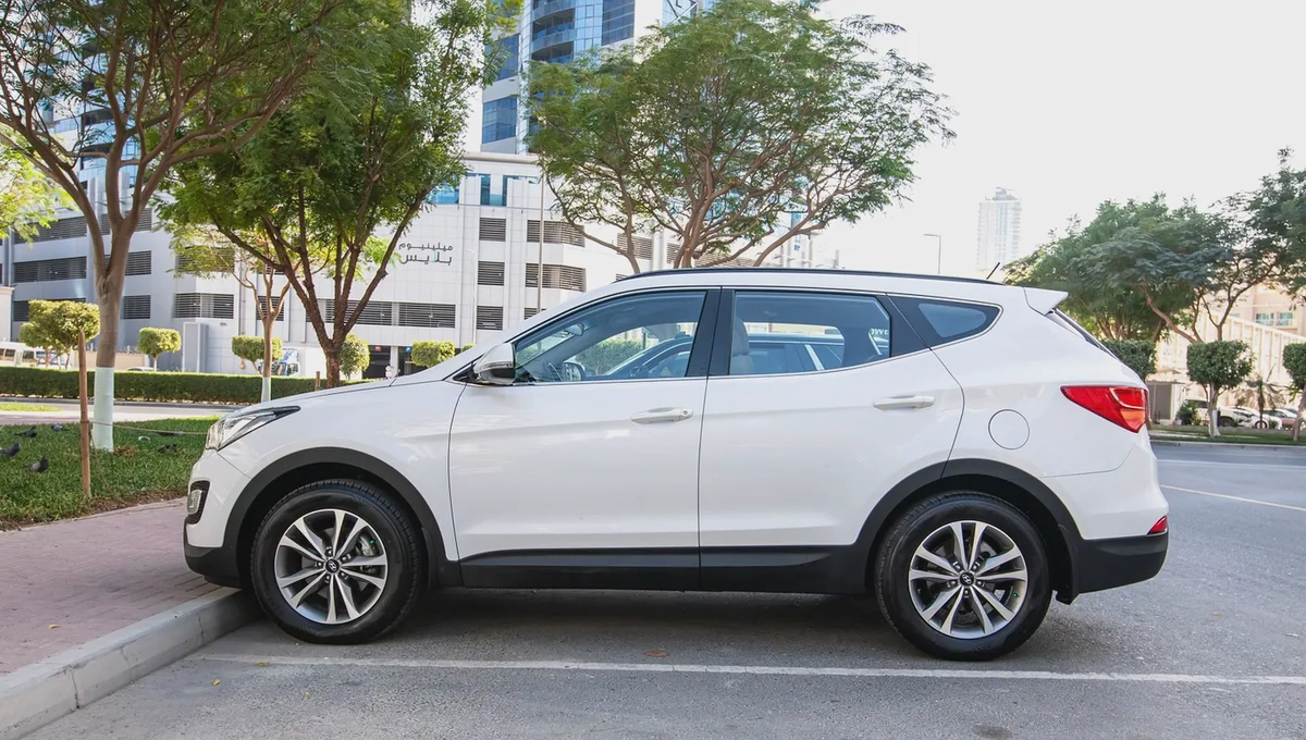 Hyundai Santa Fe GL 2016 GCC in Excellent Condition-4-4