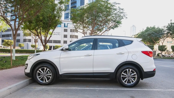 Hyundai Santa Fe GL 2016 GCC in Excellent Condition