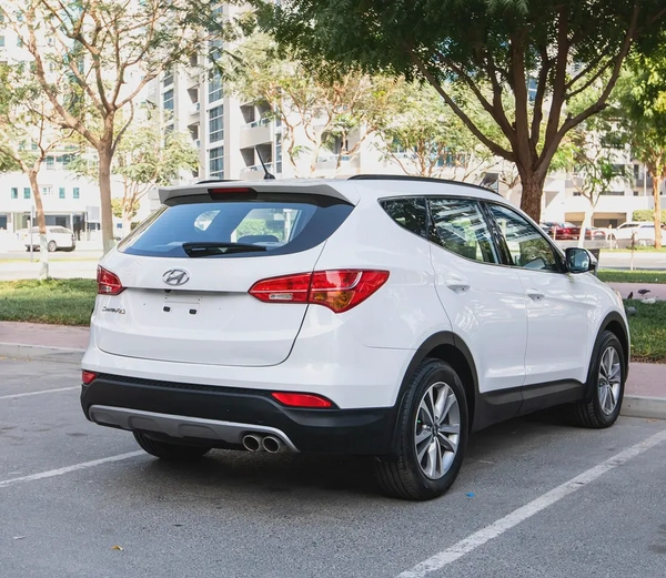 Hyundai Santa Fe GL 2016 GCC in Excellent Condition
