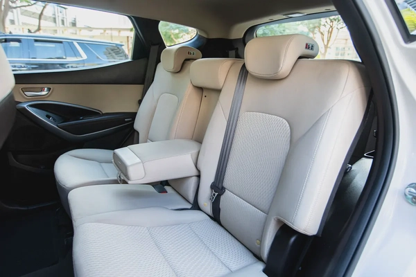 Hyundai Santa Fe GL 2016 GCC in Excellent Condition