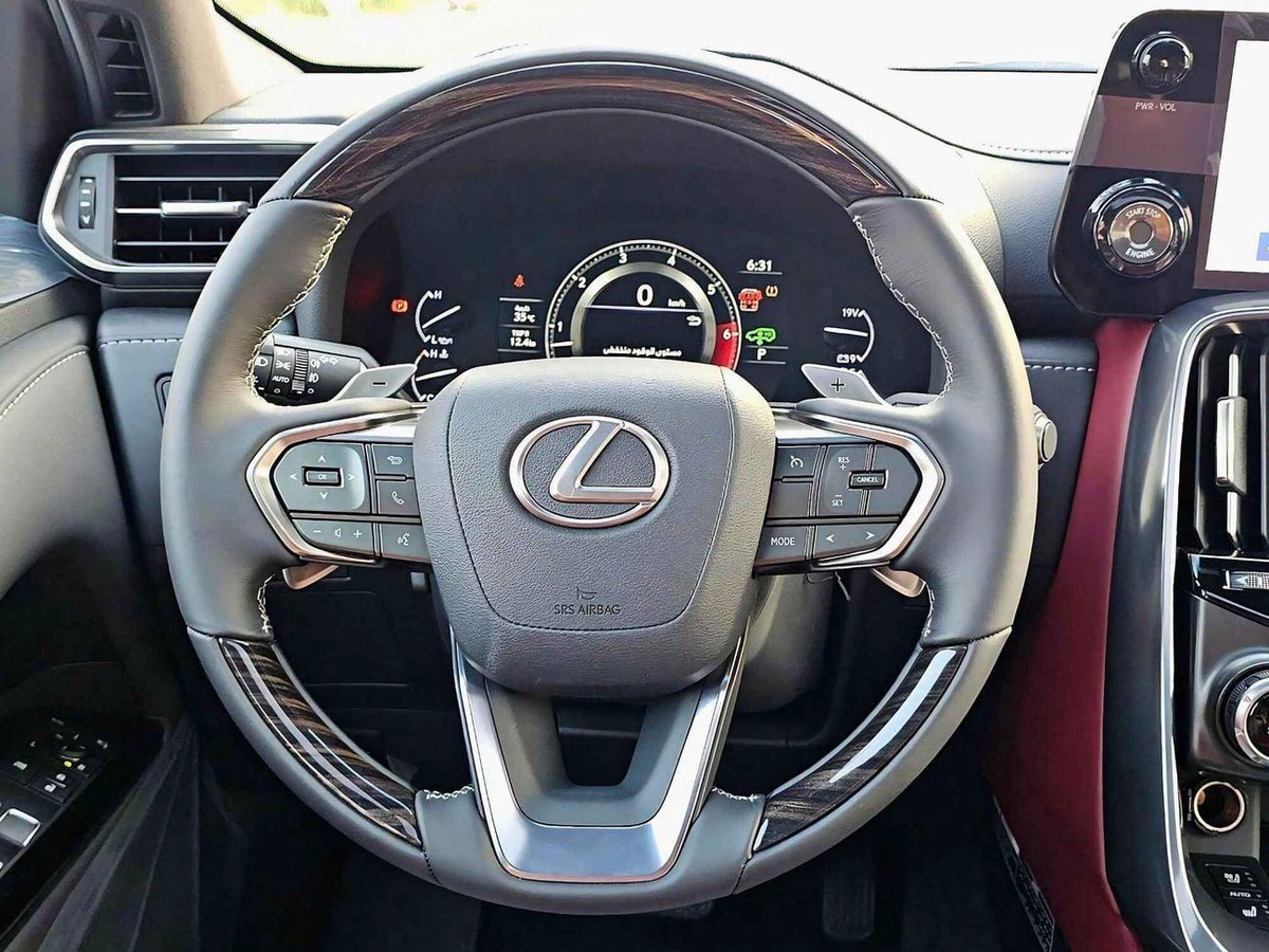 Lexus LX600 URBAN | 3.5L V6 |  HEADUP DISPLAY | PWR SEATS | DVD+KICK SENSORS | 360 CAM (CODE # LX6U-10-10