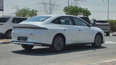 Nissan N6 180 Max (White Black)-15