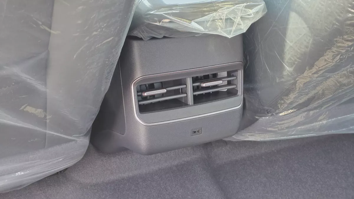 Nissan N6 180 Max (White Black)-14-14