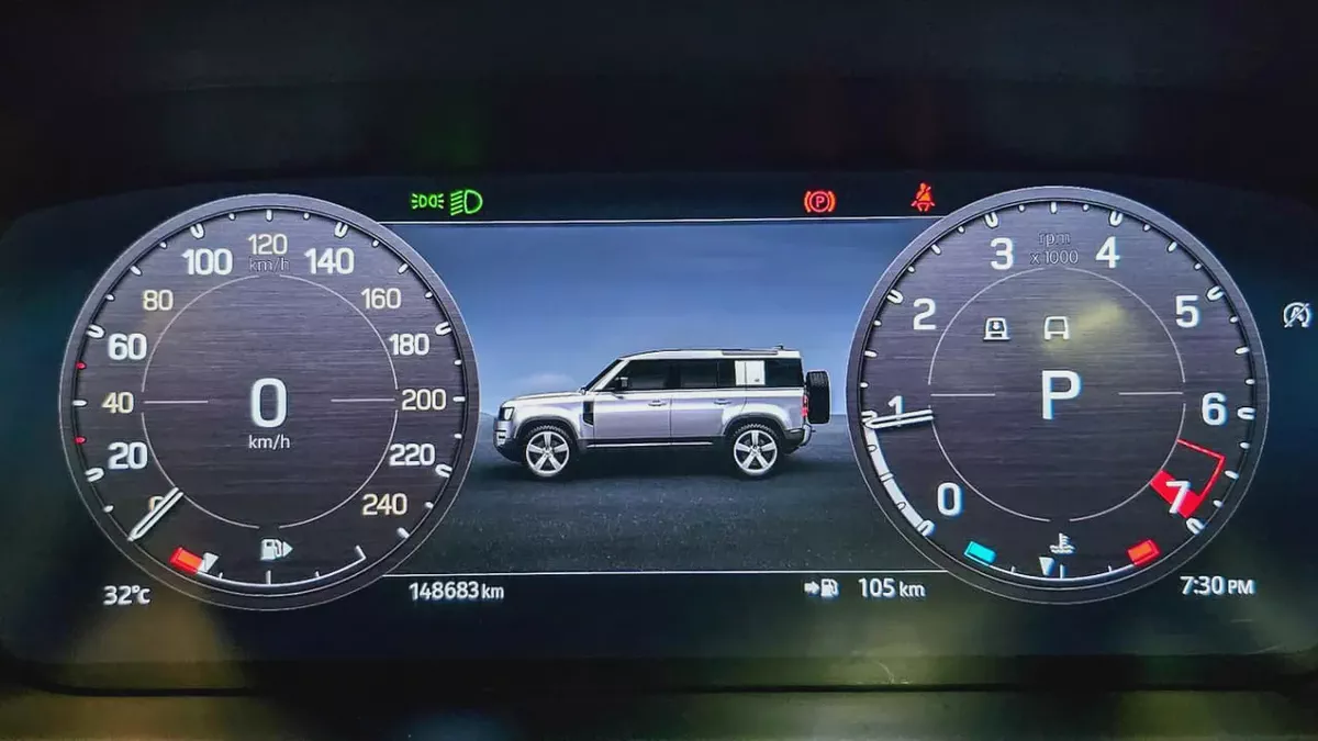 LAND ROVER - DEFENDER - 110 HSE - V 6 P400 - GCC SPECS - 2023 MODEL - 148000KM-4-4