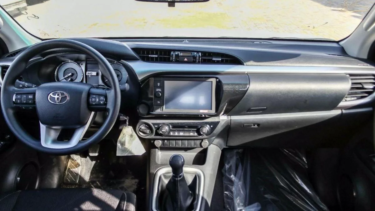 Toyota Hilux SGLX HILUX SR5 2.4L MT DIESEL 2024-6-0