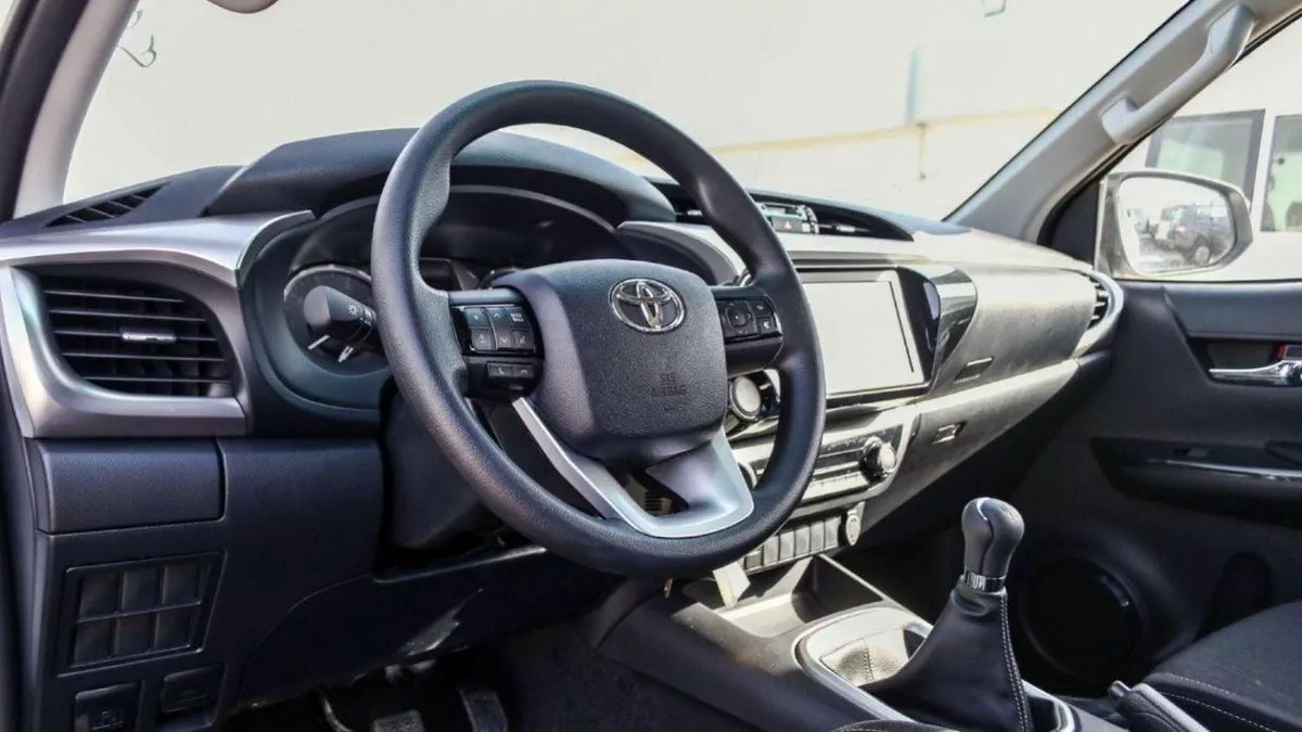 Toyota Hilux SGLX HILUX SR5 2.4L MT DIESEL 2024-7-0