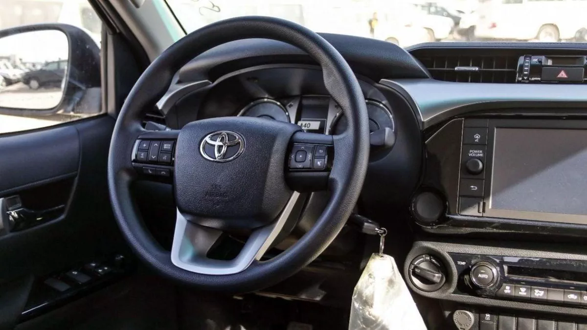 Toyota Hilux SGLX HILUX SR5 2.4L MT DIESEL 2024-8-0