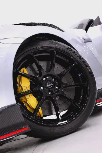 NISSAN GTR NISMO FULL CARBON + SPECIAL RECARO SEATS + FULLY LOADED-4