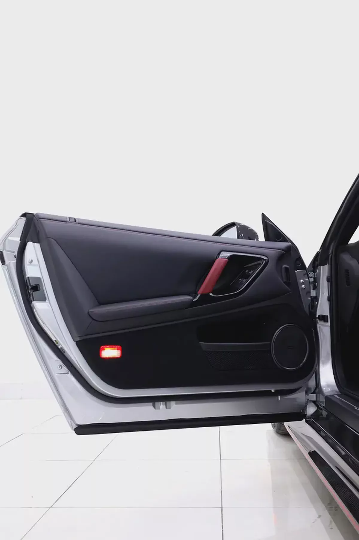 NISSAN GTR NISMO FULL CARBON + SPECIAL RECARO SEATS + FULLY LOADED-18-18