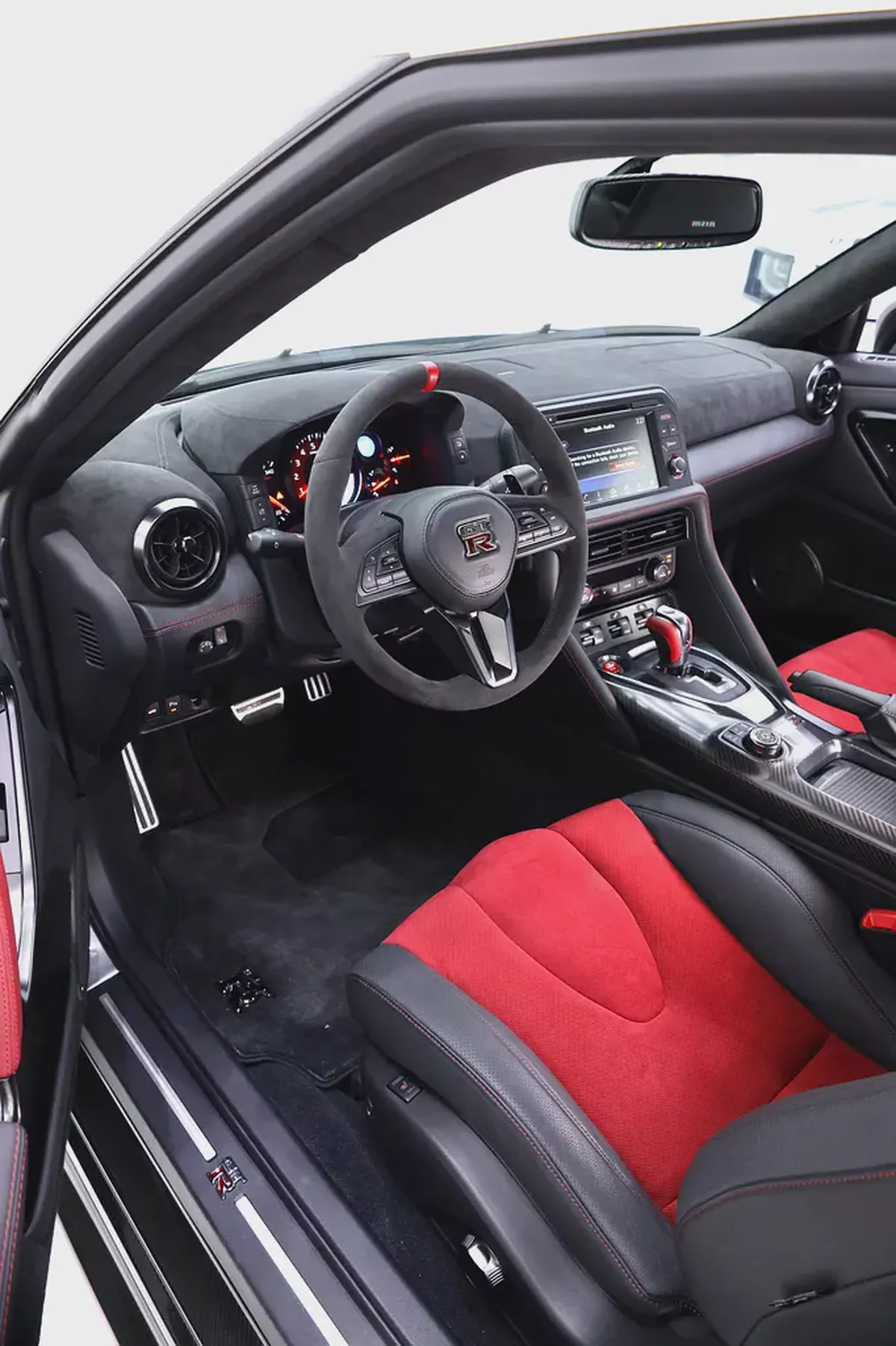 NISSAN GTR NISMO FULL CARBON + SPECIAL RECARO SEATS + FULLY LOADED-6-6