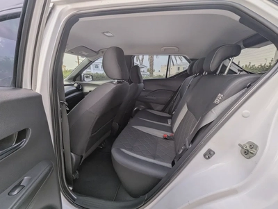 Nissan Kicks SV 2019, GCC Specs - Agency Maintained Full Option With Full Service History-9