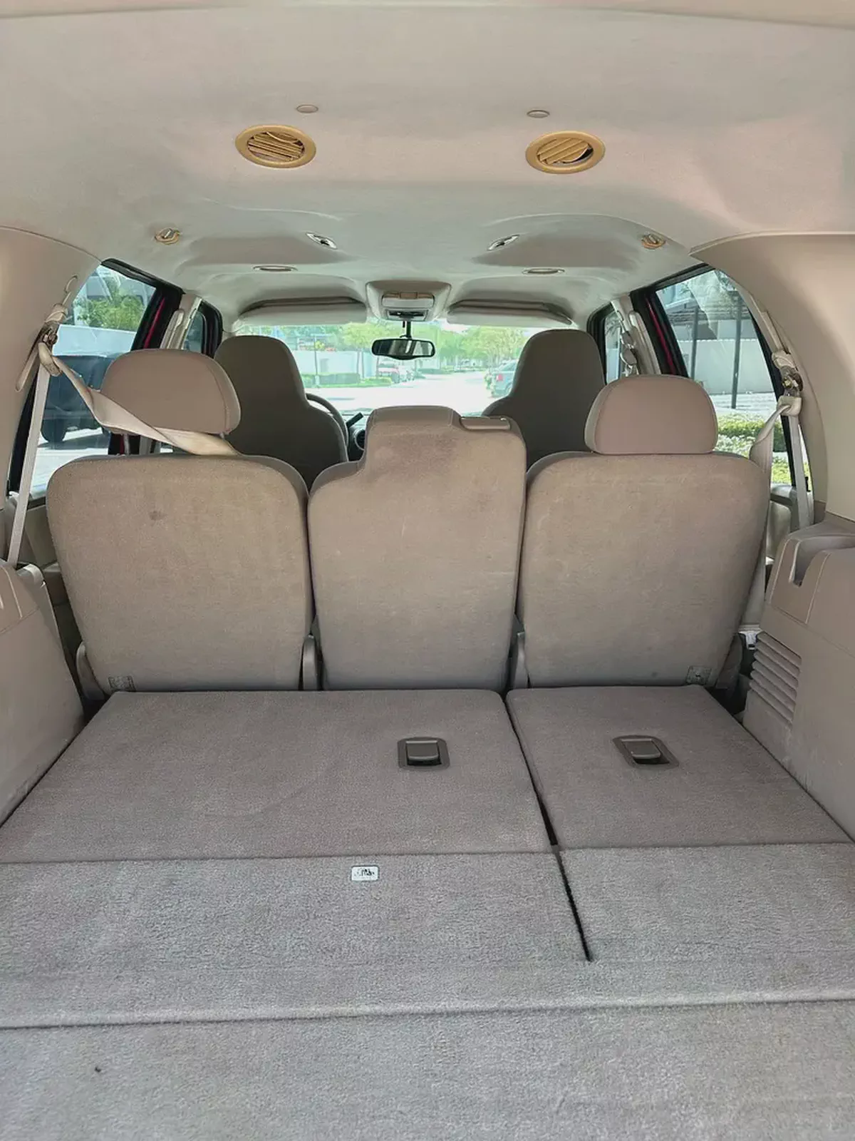 FORD EXPEDITION XLT 2004 GCC-8-8