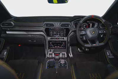 2023 URUS PERFORMANTE RIGHT HAND  | VERY LOW MILEAGE | 60TH ANNIVERSARY EDITION | AKRAPOVIC EXHAUST-11