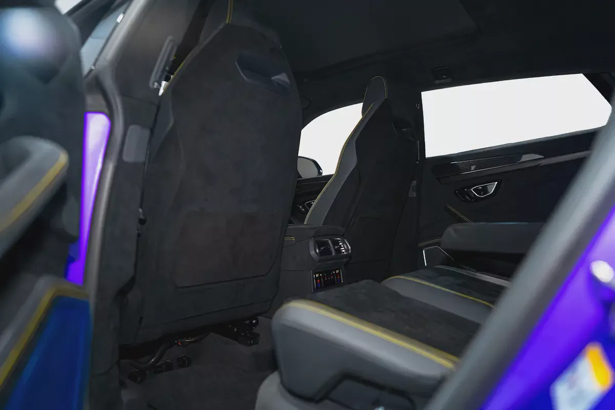 2023 URUS PERFORMANTE RIGHT HAND | VERY LOW MILEAGE | 60TH ANNIVERSARY EDITION | AKRAPOVIC EXHAUST-15-15