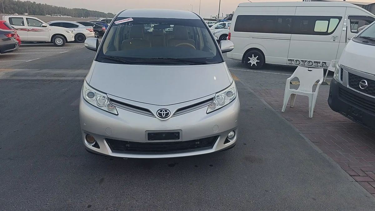 Toyota Previa 2015 SE | GCC Specs | Reliable Family Minivan-9-9